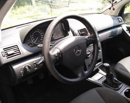 Мерседес А клас 2009 у Чернівцях на Automoto.ua Сірий Мерседес А клас, об'ємом двигуна 2 л та пробігом 243 тис. км за 5900 $, фото 4 на Automoto.ua