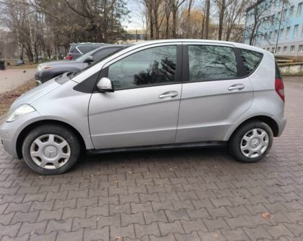 Мерседес А клас 2009 у Чернівцях на Automoto.ua Сірий Мерседес А клас, об'ємом двигуна 2 л та пробігом 243 тис. км за 5900 $, фото 2 на Automoto.ua