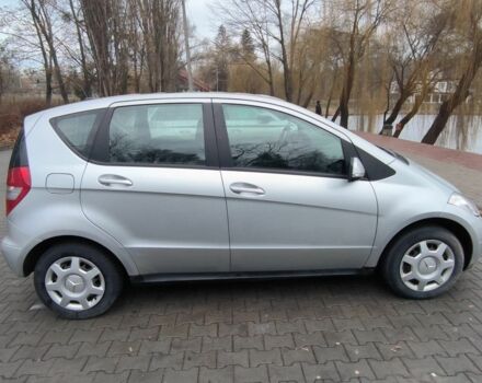 Мерседес А клас 2009 у Чернівцях на Automoto.ua Сірий Мерседес А клас, об'ємом двигуна 2 л та пробігом 243 тис. км за 5900 $, фото 9 на Automoto.ua