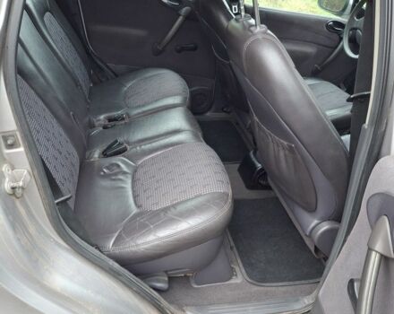 Серый Мерседес А класс, объемом двигателя 1.7 л и пробегом 243 тыс. км за 1299 $, фото 8 на Automoto.ua