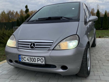 Серый Мерседес А класс, объемом двигателя 1.6 л и пробегом 195 тыс. км за 3000 $, фото 1 на Automoto.ua