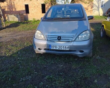 Серый Мерседес А класс, объемом двигателя 1 л и пробегом 200 тыс. км за 936 $, фото 1 на Automoto.ua