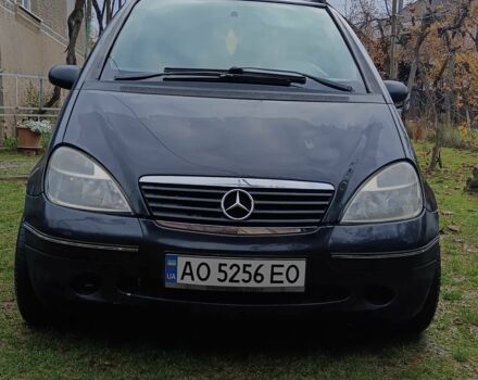 Серый Мерседес А класс, объемом двигателя 1.4 л и пробегом 300 тыс. км за 2600 $, фото 1 на Automoto.ua