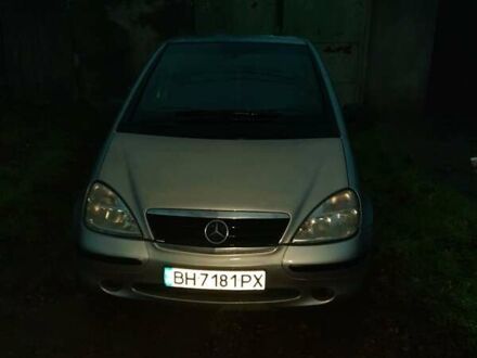 Сірий Мерседес А клас, об'ємом двигуна 1.7 л та пробігом 259 тис. км за 3350 $, фото 1 на Automoto.ua