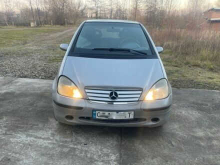 Серый Мерседес А класс, объемом двигателя 1.7 л и пробегом 250 тыс. км за 932 $, фото 1 на Automoto.ua