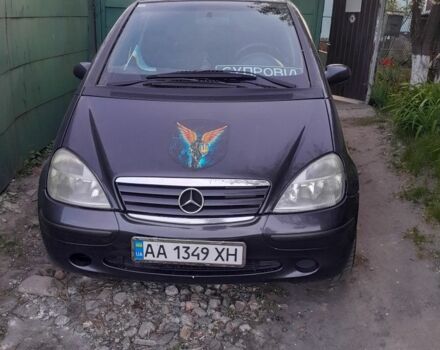 Серый Мерседес А класс, объемом двигателя 1.7 л и пробегом 380 тыс. км за 3200 $, фото 1 на Automoto.ua