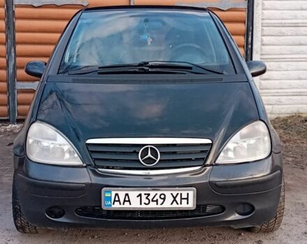 Серый Мерседес А класс, объемом двигателя 1.7 л и пробегом 300 тыс. км за 2000 $, фото 1 на Automoto.ua