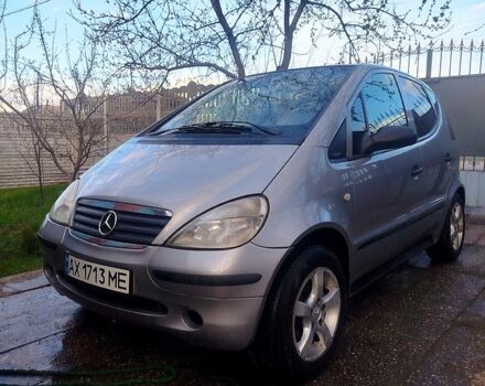 Серый Мерседес А класс, объемом двигателя 1.7 л и пробегом 218 тыс. км за 2800 $, фото 1 на Automoto.ua