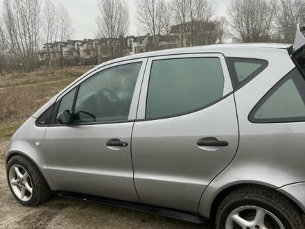 Мерседес А класс 2001 в Киеве на Automoto.ua Серый Мерседес А класс, объемом двигателя 1.6 л и пробегом 218 тыс. км за 3700 $, фото 1 на Automoto.ua
