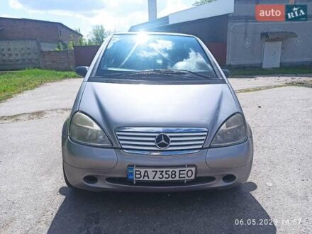 Мерседес А класс 2001 в Новгородка на Automoto.ua Серый Мерседес А класс, объемом двигателя 1.7 л и пробегом 324 тыс. км за 3900 $, фото 1 на Automoto.ua