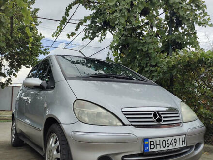 Мерседес А класс 2001 в Одессе на Automoto.ua Серый Мерседес А класс, объемом двигателя 1.6 л и пробегом 242 тыс. км за 4000 $, фото 1 на Automoto.ua