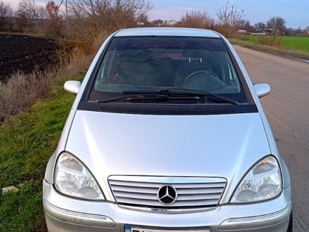 Серый Мерседес А класс, объемом двигателя 1.6 л и пробегом 233 тыс. км за 3200 $, фото 1 на Automoto.ua