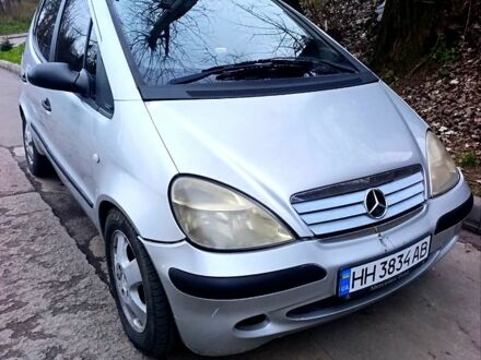 Серый Мерседес А класс, объемом двигателя 1.7 л и пробегом 350 тыс. км за 2750 $, фото 1 на Automoto.ua