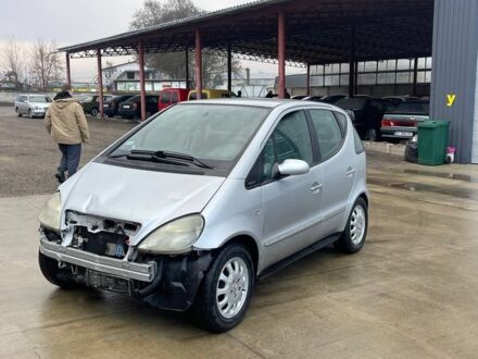 Серый Мерседес А класс, объемом двигателя 1.7 л и пробегом 125 тыс. км за 950 $, фото 1 на Automoto.ua