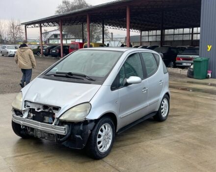 Серый Мерседес А класс, объемом двигателя 1.7 л и пробегом 125 тыс. км за 950 $, фото 1 на Automoto.ua