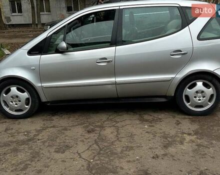 Серый Мерседес А класс, объемом двигателя 1.9 л и пробегом 273 тыс. км за 3800 $, фото 1 на Automoto.ua