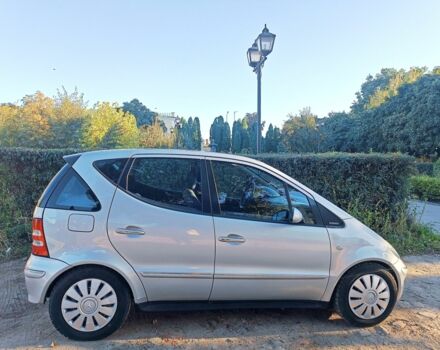 Серый Мерседес А класс, объемом двигателя 1.6 л и пробегом 300 тыс. км за 3900 $, фото 1 на Automoto.ua