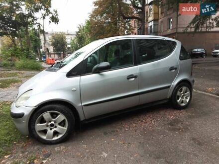 Мерседес А клас 2002 у Кам'янське (Дніпродзержинськ) на Automoto.ua Сірий Мерседес А клас, об'ємом двигуна 1.7 л та пробігом 319 тис. км за 3000 $, фото 1 на Automoto.ua