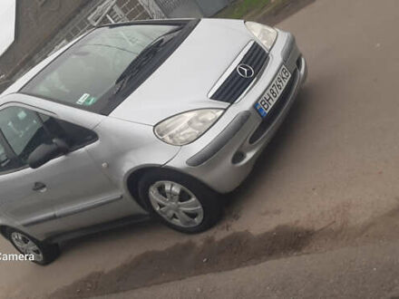 Серый Мерседес А класс, объемом двигателя 1.6 л и пробегом 290 тыс. км за 3500 $, фото 1 на Automoto.ua