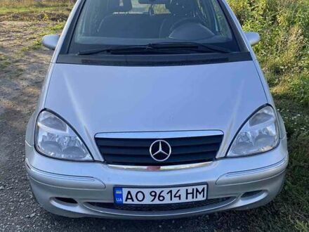 Серый Мерседес А класс, объемом двигателя 1.69 л и пробегом 260 тыс. км за 4000 $, фото 1 на Automoto.ua