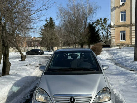 Серый Мерседес А класс, объемом двигателя 1.6 л и пробегом 219 тыс. км за 4500 $, фото 1 на Automoto.ua