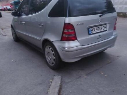 Серый Мерседес А класс, объемом двигателя 1.7 л и пробегом 277 тыс. км за 3000 $, фото 1 на Automoto.ua