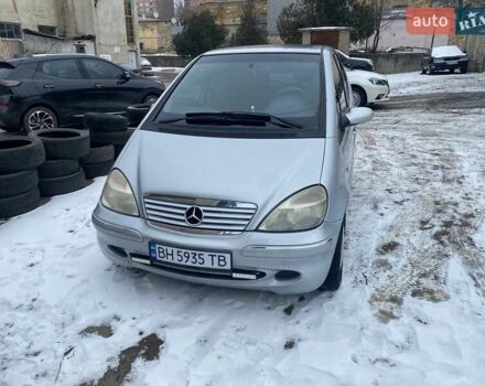 Серый Мерседес А класс, объемом двигателя 1.6 л и пробегом 250 тыс. км за 4000 $, фото 1 на Automoto.ua