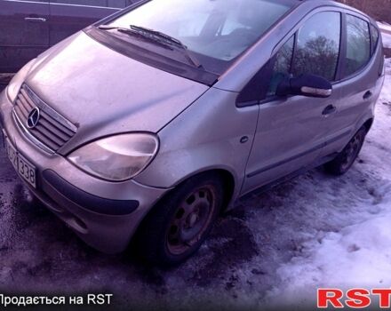 Серый Мерседес А класс, объемом двигателя 1.7 л и пробегом 250 тыс. км за 1000 $, фото 1 на Automoto.ua