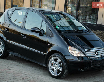 Серый Мерседес А класс, объемом двигателя 1.9 л и пробегом 218 тыс. км за 3900 $, фото 1 на Automoto.ua