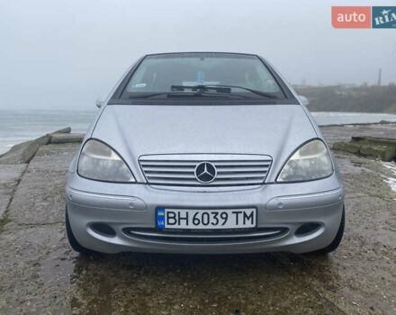 Серый Мерседес А класс, объемом двигателя 1.4 л и пробегом 279 тыс. км за 3800 $, фото 1 на Automoto.ua
