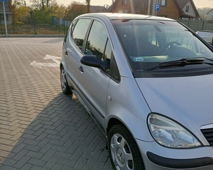 Серый Мерседес А класс, объемом двигателя 1.4 л и пробегом 300 тыс. км за 4050 $, фото 1 на Automoto.ua