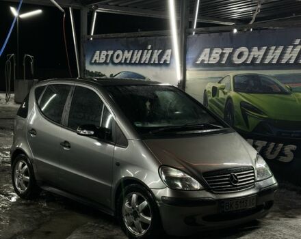 Серый Мерседес А класс, объемом двигателя 1.7 л и пробегом 350 тыс. км за 4000 $, фото 1 на Automoto.ua