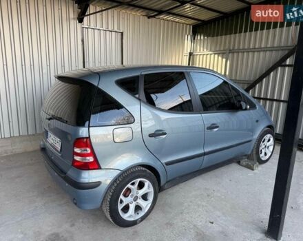 Серый Мерседес А класс, объемом двигателя 1.6 л и пробегом 140 тыс. км за 4500 $, фото 1 на Automoto.ua