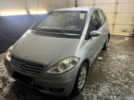 Серый Мерседес А класс, объемом двигателя 2 л и пробегом 255 тыс. км за 5000 $, фото 1 на Automoto.ua