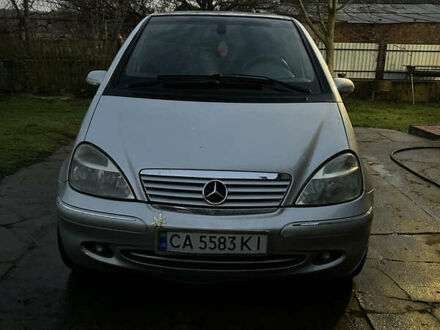 Серый Мерседес А класс, объемом двигателя 1.7 л и пробегом 300 тыс. км за 2900 $, фото 1 на Automoto.ua