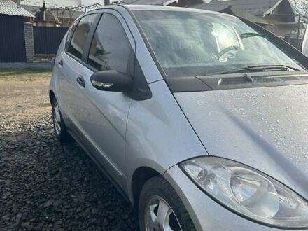 Серый Мерседес А класс, объемом двигателя 2 л и пробегом 260 тыс. км за 4500 $, фото 1 на Automoto.ua