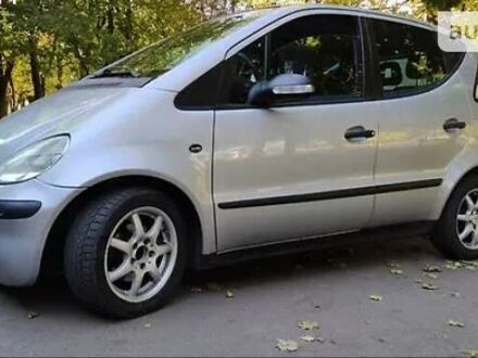 Мерседес А класс 2004 в Рожнятове на Automoto.ua Серый Мерседес А класс, объемом двигателя 1.69 л и пробегом 190 тыс. км за 3650 $, фото 1 на Automoto.ua