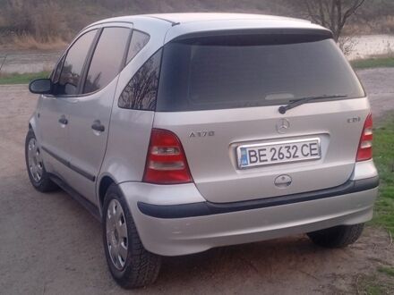 Серый Мерседес А класс, объемом двигателя 1.6 л и пробегом 175 тыс. км за 3500 $, фото 1 на Automoto.ua