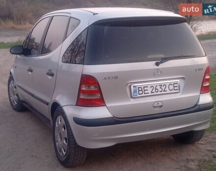 Серый Мерседес А класс, объемом двигателя 1.69 л и пробегом 175 тыс. км за 3000 $, фото 1 на Automoto.ua