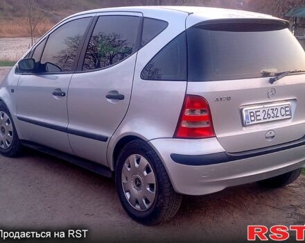 Серый Мерседес А класс, объемом двигателя 1.6 л и пробегом 175 тыс. км за 3500 $, фото 1 на Automoto.ua