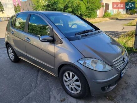 Мерседес А класс 2005 в Киеве на Automoto.ua Серый Мерседес А класс, объемом двигателя 2 л и пробегом 343 тыс. км за 4400 $, фото 1 на Automoto.ua