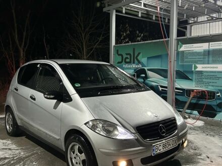 Сірий Мерседес А клас, об'ємом двигуна 2 л та пробігом 200 тис. км за 4293 $, фото 1 на Automoto.ua