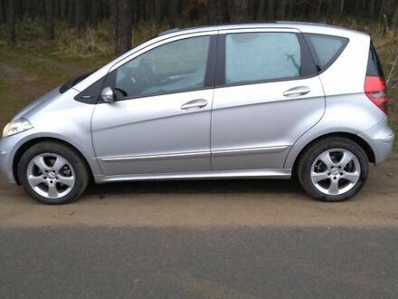 Серый Мерседес А класс, объемом двигателя 2 л и пробегом 242 тыс. км за 5200 $, фото 1 на Automoto.ua