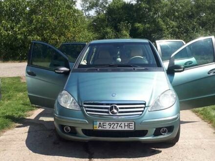 Мерседес А класс 2005 в Кривом Роге на Automoto.ua Серый Мерседес А класс, объемом двигателя 2 л и пробегом 263 тыс. км за 6500 $, фото 1 на Automoto.ua