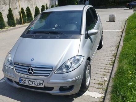 Мерседес А класс 2005 в Хмельницком на Automoto.ua Серый Мерседес А класс, объемом двигателя 1.99 л и пробегом 301 тыс. км за 4900 $, фото 1 на Automoto.ua