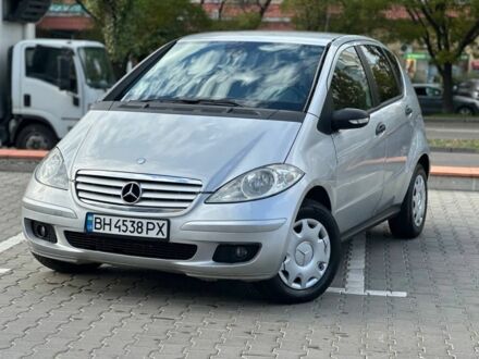 Серый Мерседес А класс, объемом двигателя 2 л и пробегом 360 тыс. км за 3950 $, фото 1 на Automoto.ua