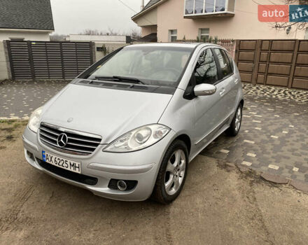 Серый Мерседес А класс, объемом двигателя 1.99 л и пробегом 210 тыс. км за 5500 $, фото 1 на Automoto.ua