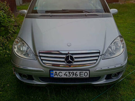 Серый Мерседес А класс, объемом двигателя 1.5 л и пробегом 218 тыс. км за 4000 $, фото 1 на Automoto.ua