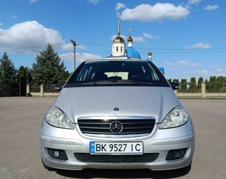 Серый Мерседес А класс, объемом двигателя 2 л и пробегом 237 тыс. км за 4900 $, фото 1 на Automoto.ua