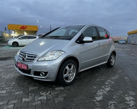 Серый Мерседес А класс, объемом двигателя 1.7 л и пробегом 174 тыс. км за 5000 $, фото 1 на Automoto.ua